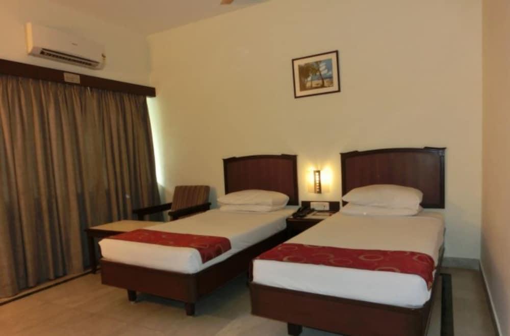 Hotel Thulashi Park Chennai Exterior foto