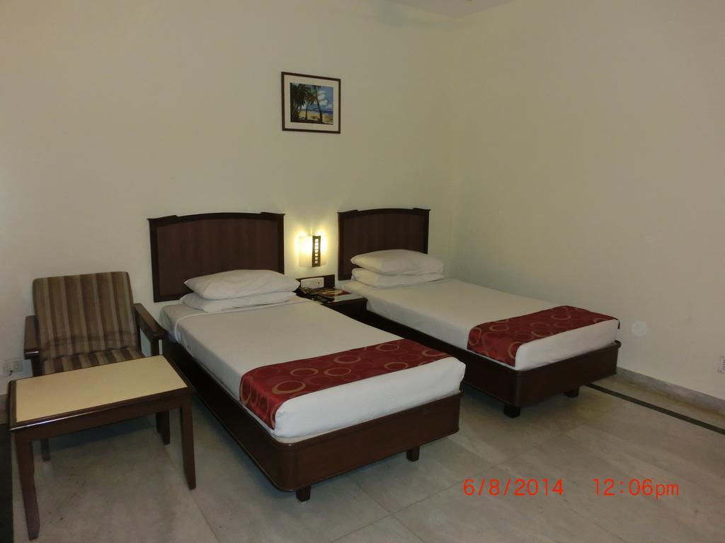 Hotel Thulashi Park Chennai Exterior foto