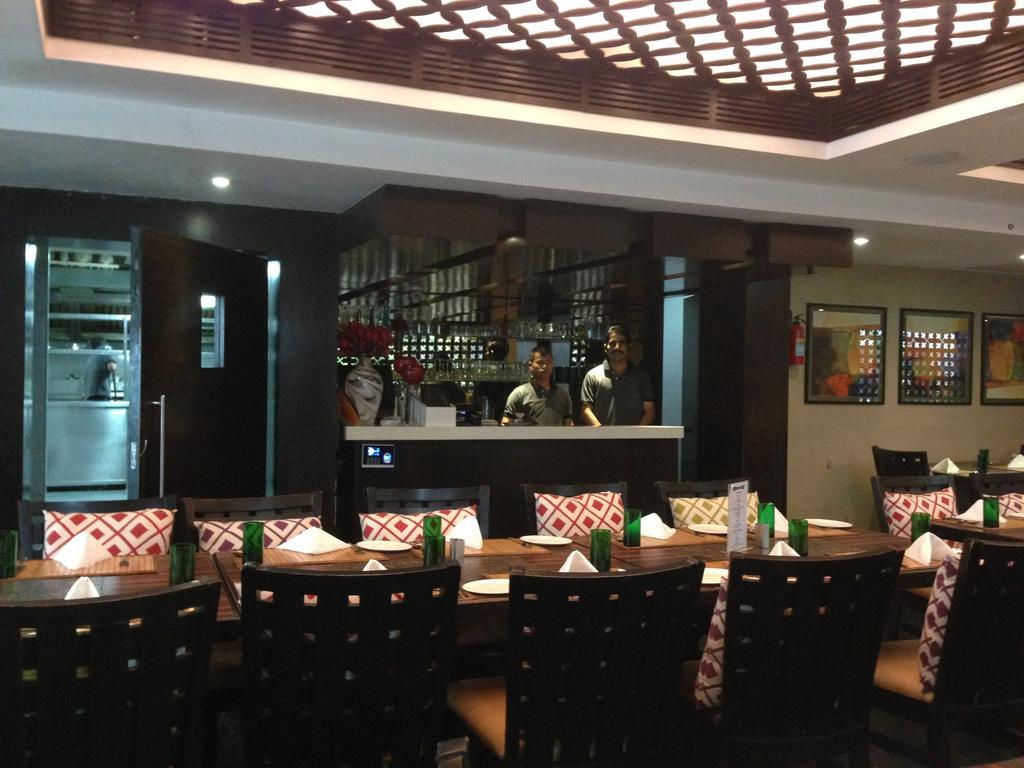 Hotel Thulashi Park Chennai Exterior foto